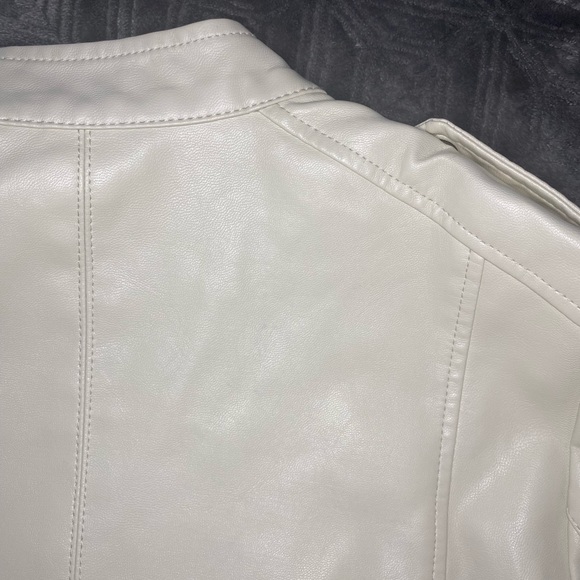 ❤️Cropped Cream PU Leather Biker Jacket - Picture 9 of 9